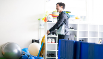 用具の出し入れ