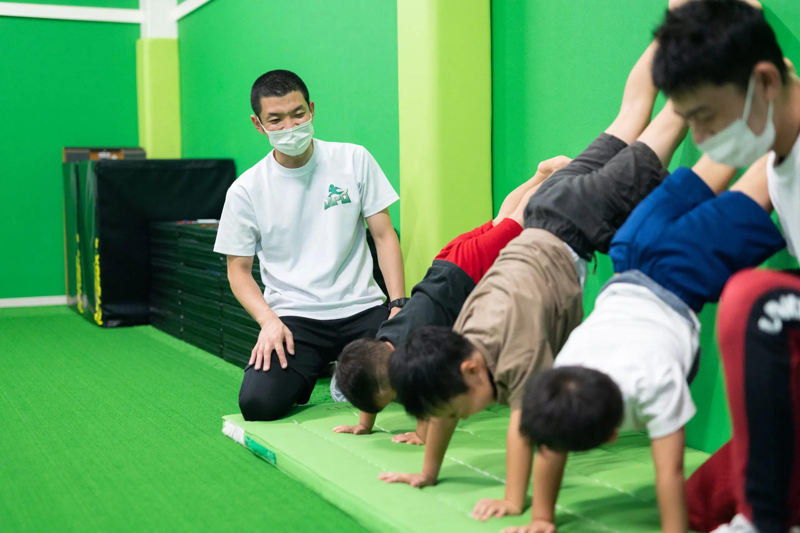 園児 体操体幹トレーニングの様子4